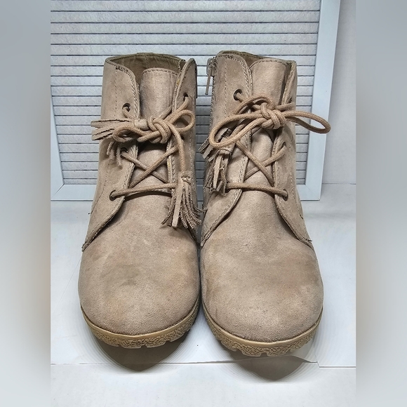 MIA: Nude Taupe Suede Wedge Ankle Boots/Booties ❤️ - Picture 6 of 13